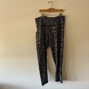 Zella Black and White Floral Leggings